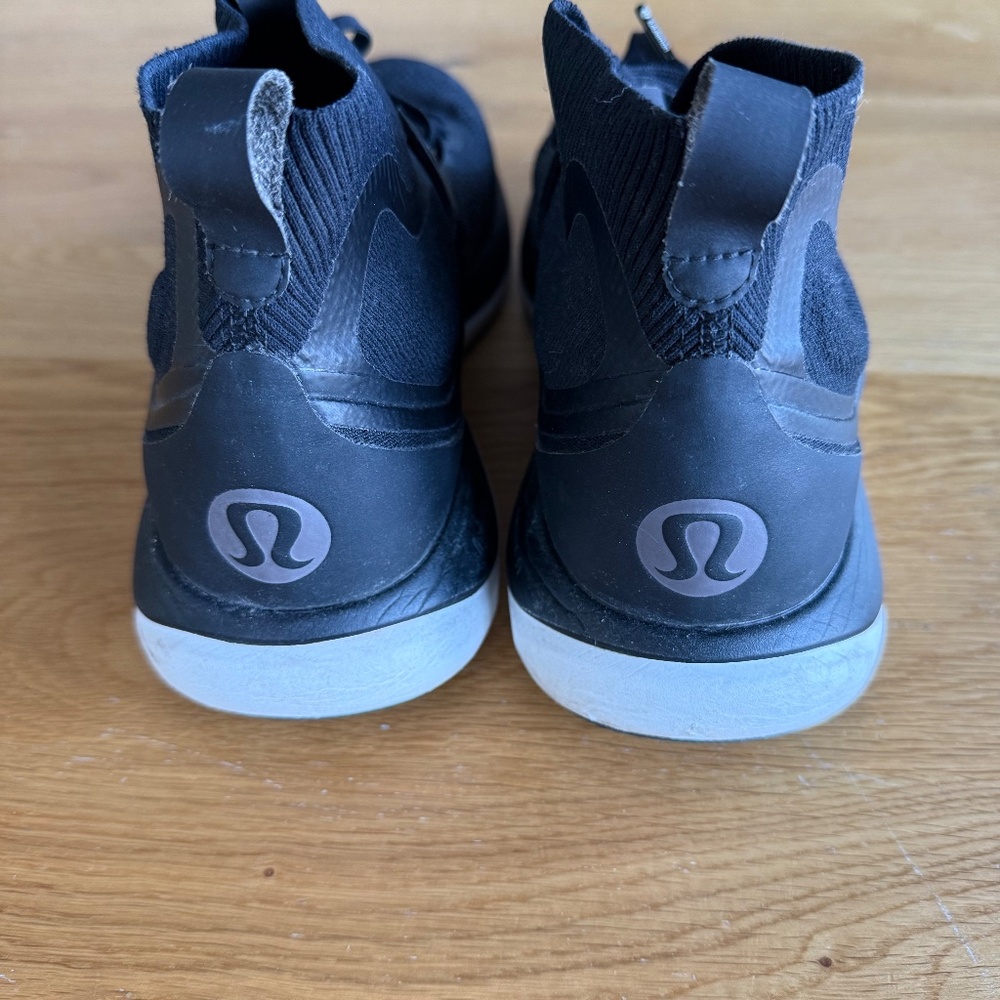 lululemon Women's Cityverse Athletic Runningsneakers black + white size 11 - Picture 3 of 6